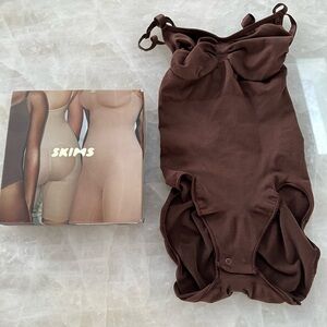 SKIMS Seamless Sculpt Brief Bodysuit w/ Snaps Cocoa Size L/XL New w/ Box